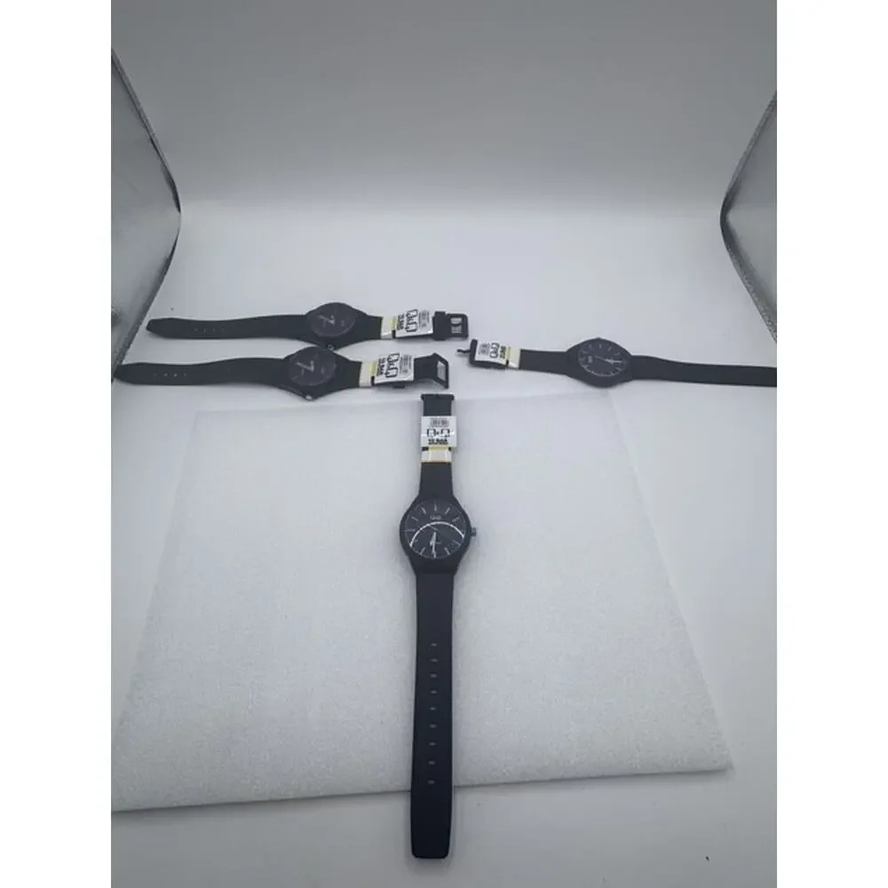Brand new stickers Q&Q by CITIZEN 10 Bar Water Resistant Men's Watch v04a-003vy